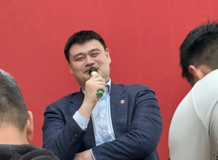 从安德森到李凯尔：中国男篮为何选择他：归化