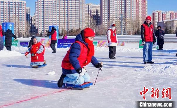 内蒙古呼伦贝尔首届「激情北疆 残疾人冰雪运动