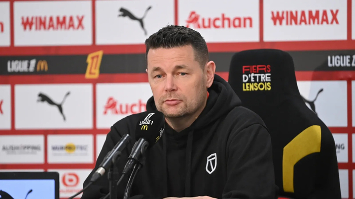 朗斯主场5-1昂热重登榜首 塞奇怒斥赛程安排引争