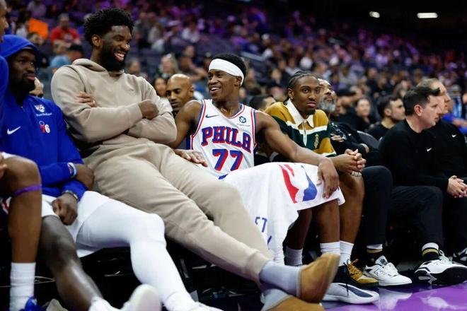 76人狂胜公牛，埃奇库姆新秀爆发引领连胜