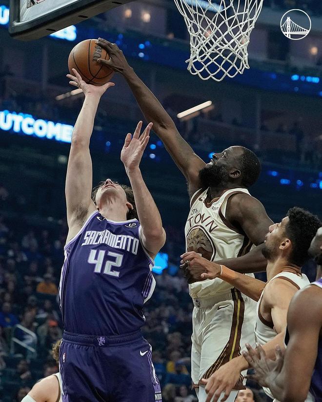 库里三分创纪录，勇士力克国王逆转取胜