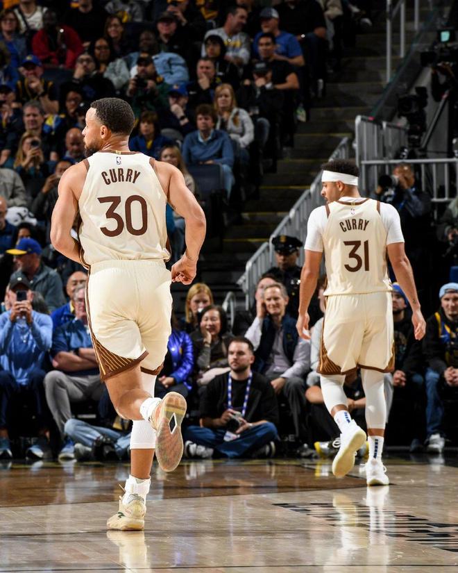 库里三分创纪录，勇士力克国王逆转取胜