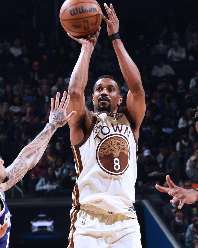 库里三分创纪录，勇士力克国王逆转取胜