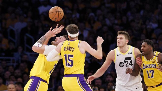 湖人核心里夫斯伤缺引续约疑云 自由市场博弈成