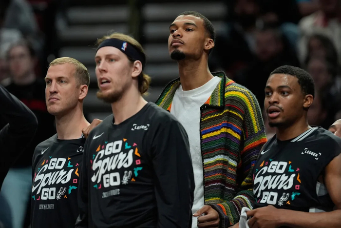 NBA季后赛两场惊天逆转：湖人3-0领先马刺逆转夺